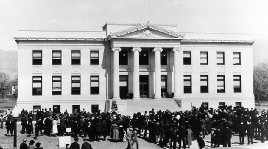 Photograph of Inyo County Courthouse at its dedication in 1920s.