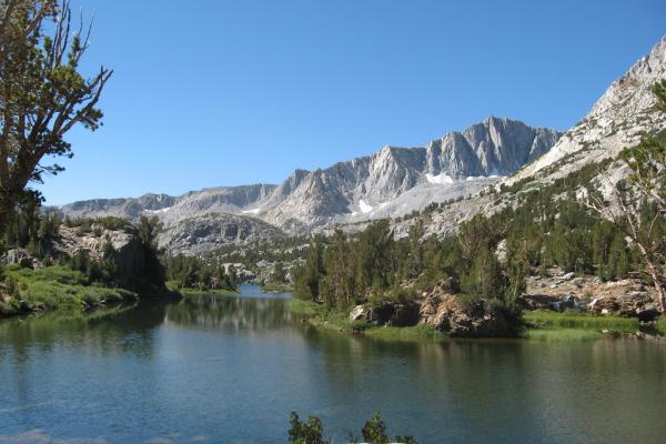 Picture of lake with mountains and trees